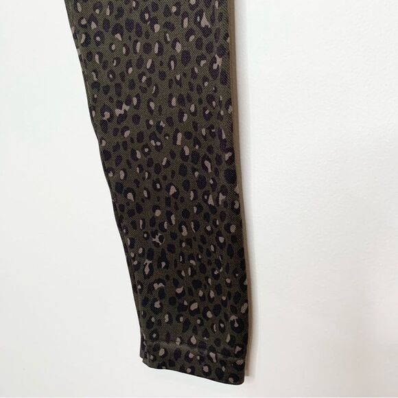 NWT SPANX Look At Me Now Leggings Olive Leopard XS - Picture 5 of 9